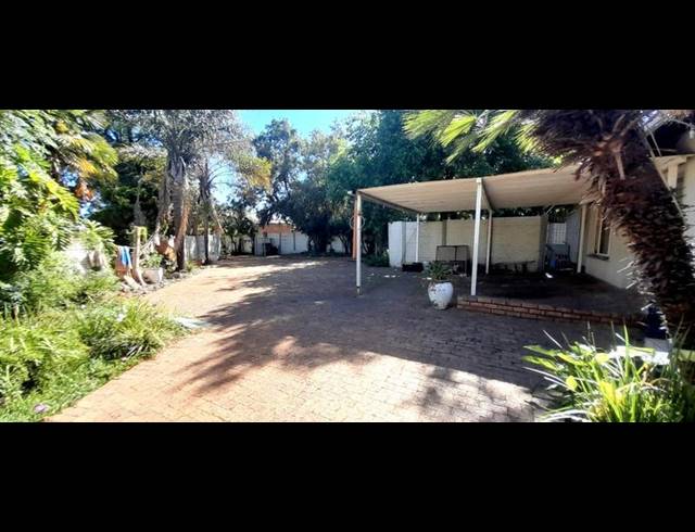 6 BEDROOM HOUSE FOR SALE IN PARKHILL GARDENS